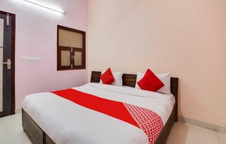 Hotel O Jas Inn Near Star Mall Gurgaon Dış mekan fotoğraf